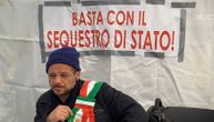 Italijanski gradonačelnik štrajkuje glađu zbog vladinih mera protiv korone: U luci podigao šator, tamo spava