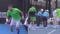 Drama na AO: Skupljačica lopti pala u nesvest, teniseri trčali da joj pomognu