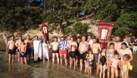 Srbi i Makedonci na Novom Zelandu plivali za Časni krst: Beograđanin prvi doplivao