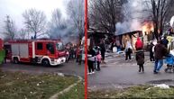 Još jedan požar u Beogradu: Zapalila se baraka u romskom naselju na Bežanijskoj kosi