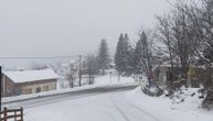 Haos zbog dve nezgode: Zastoj na putevima od Čačka ka Požegi i Gornjem Milanovcu, sneg pada satima