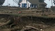 Čišćenje ruševina posle cunamija na Tongi, žitelji pokušavaju da se vrate normalnom životu