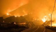 "Nadrealni požar u Kaliforniji": Evakuisane stotine ljudi, jak vetar komplikuje situaciju