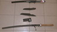 Japanski mač krio u prtljažniku: Bugarin pokušao da prokrijumčari noževe i oružje sa sečivom dugim 60 cm