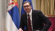 Vučić raspisao vanredne parlamentarne izbore