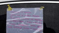 "Platićeš tvoju operaciju nosa i krpljenje arkade": Beograđanina zatekla preteća poruka na automobilu