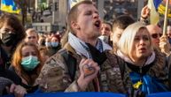 Hiljade Ukrajinaca na ulicama, poručuju Rusima da su ujedinjeni: Nose transparente "Napadač mora umreti"
