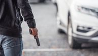 Maloletnik plastičnim pištoljem opljačkao prodavnicu u Srbobranu: Policija mu pronašla i marihuanu