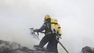 Požar kod Sava centra: Deset vatrogasca u dva vozila zauzdalo vatru, dim se širio Novim Beogradom