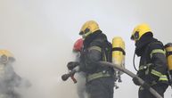 Požar u Karlovcima: Ispred kuće izgoreo automobil