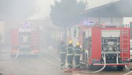 Požar u Priboju: Zapalilo se kombi vozilo, komšije sprečile da se širi vatra dalje