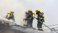 Gori stan u Obrenovcu, vatrogasci su na terenu