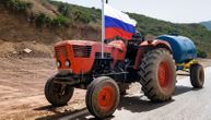 Muškarac kroz Svrljig defilovao traktorom sa ruskom zastavom