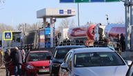 Srpski vozači zarobljeni na granicama: Mole se vlasnici kompanija da daju tablice i imena
