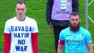 Turski fudbaler odbio da nosi majicu sa natpisom “zaustavite rat”: "Prestanite sa dvostrukim aršinima!"