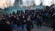 Navijači Fejenorda preplavili Beograd: Policija ih "strpala" u trole, pod jakim snagama sprovedeni u Humsku