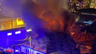 Veliki požar u Beogradu: Gust dim i ogromna vatra divljali u Grčića Milenka