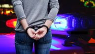 Uhapšena žena diler u Čačku: Policija joj pronašla kesu "spida"
