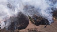 Veliki požar kod Čačka: Gore drveće i rastinje na više od dva hektara, vatrogasci se bore da ne ugrozi kuće