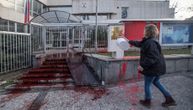 "Napadi" na ruske ambasade širom sveta: Ispolivane crvenom farbom u znak protesta