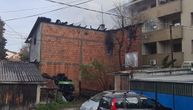Pas stradao u požaru u Bulevaru oslobođenja: Uzrok uljani radijator, iznad kuće još kulja dim