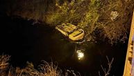 Policajac Mladen uskočio u vodu i iz prevrnutih kola spasio muškarca: Upao autom u kanal Galovica kod Surčina