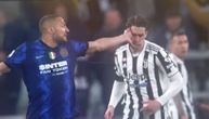Vlahovića "peckaju" zbog simuliranja: Pogledajte njegovu reakciju posle šamara igrača Intera