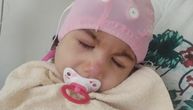 Beba Sanja ima 19 meseci, živi u polumraku i nikad se nije nasmejala: Hrani se preko cevčice i čeka našu pomoć