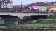 Drama na mostu u Čačku: Devojka skočila u Zapadnu Moravu, očevici otkrili detalje užasa