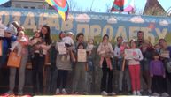 Održana najslađa manifestacija u Kikindi: Bebe se takmičile u puzanju, najbrži bili Vukan i Darija