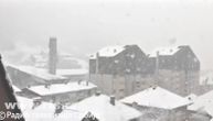 Majka Priroda u ovom delu Srbije ni u aprilu nema milosti: Krovovi beli, sneg pada od noćas