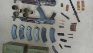 Arsenal oružja i bombe pronađene prilikom pretresa kuće u Stanarima: Uhapšen muškarac