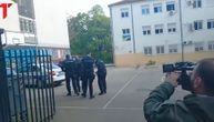 Više osnovnih i srednjih škola u Beogradu dobilo dojave o bombama: Roditeljima rano jutros stigle poruke