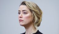 Bizarno! Ruska klinika za fekalije nudi popust uz kod "Amber Heard"