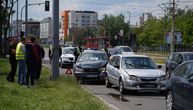 Fotografije lančanog sudara 4 vozila u Bloku 70: Automobili se zakucali jedan u drugog, šteta je velika