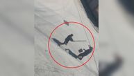 "Vrati pare": Snimljena tuča na ulici u Čačku, letvom pretio da će prebiti čoveka zbog duga od 500 dinara?