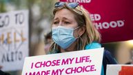 Protesti širom SAD pod sloganom "Dalje od naših tela": Demonstranti traže zaštitu prava na abortus