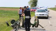 Teška saobraćajna nesreća kod Požarevca: Muškarac (55) krenuo da kosi travu kada se u njega zakucao "reno"