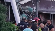 Prve fotografije nesreće kod Barselone: U sudaru putničkog i teretnog voza poginuo mašinovođa