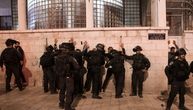 Sukob policije i Palestinaca u Jerusalimu: Desetine povređenih, demonstranti bacali kamenje i štapove