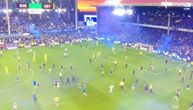 Haos u Premijer ligi: Everton napravio veliki preokret, navijači uleteli na teren u 85. minutu, usledio prekid
