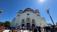 Nesvakidašnje krštenje u beogradskom hotelu: Ogromna torta u obliku Hrama Svetog Save, gura je šestorka