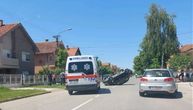 Povređeno troje dece u prevrnutim kolima: Izgubila kontrolu nad autom, pa udarila u parkirano vozilo u Šapcu