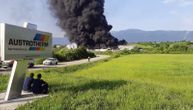Požar u Bihaću: Gori fabrika za proizvodnju stiropora, nebo prekrio crni dim