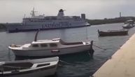 Drama u Splitu: Turistički brod udario u obalu i potonuo, na njemu je bilo 40 putnika, svi su evakuisani