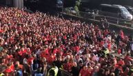 Zbog ovog kasni finale Lige šampiona: Haos pred ulazom na stadion, problem su Liverpulovi navijači