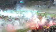 Haos u Francuskoj: Navijači upali na teren da linčuju igrače, zapalili stadion zbog ispadanja iz lige