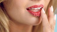 Domaći piling za lepe i negovane usne: Potrebna su vam samo 3 sastojka