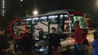 Zvezdaš dobacio Žocu ispred busa, a on ispao neviđeni šmeker: Snimili smo neverovatnu scenu posle derbija