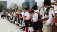 Atmosfera uoči polaganja zakletve predsednika Vučića: Veliki broj građana, crveni tepih i Garda Vojske Srbije